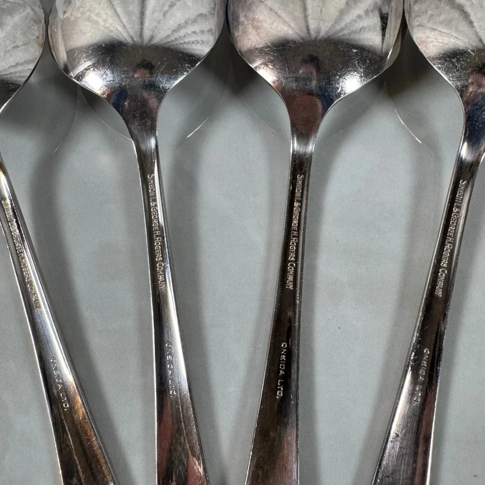 Set of 4 Oneida Simeon L & George H Rogers‎ Silver Plated Soup Spoons Lot 2